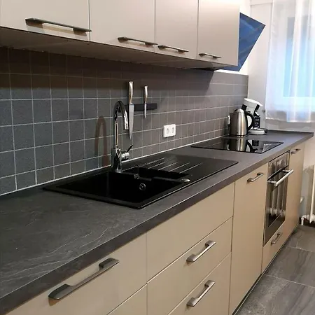 Family & Parking Apartament