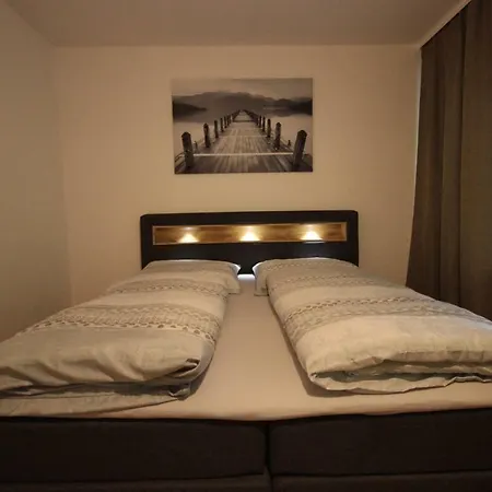 Family & Parking באדן-באדן